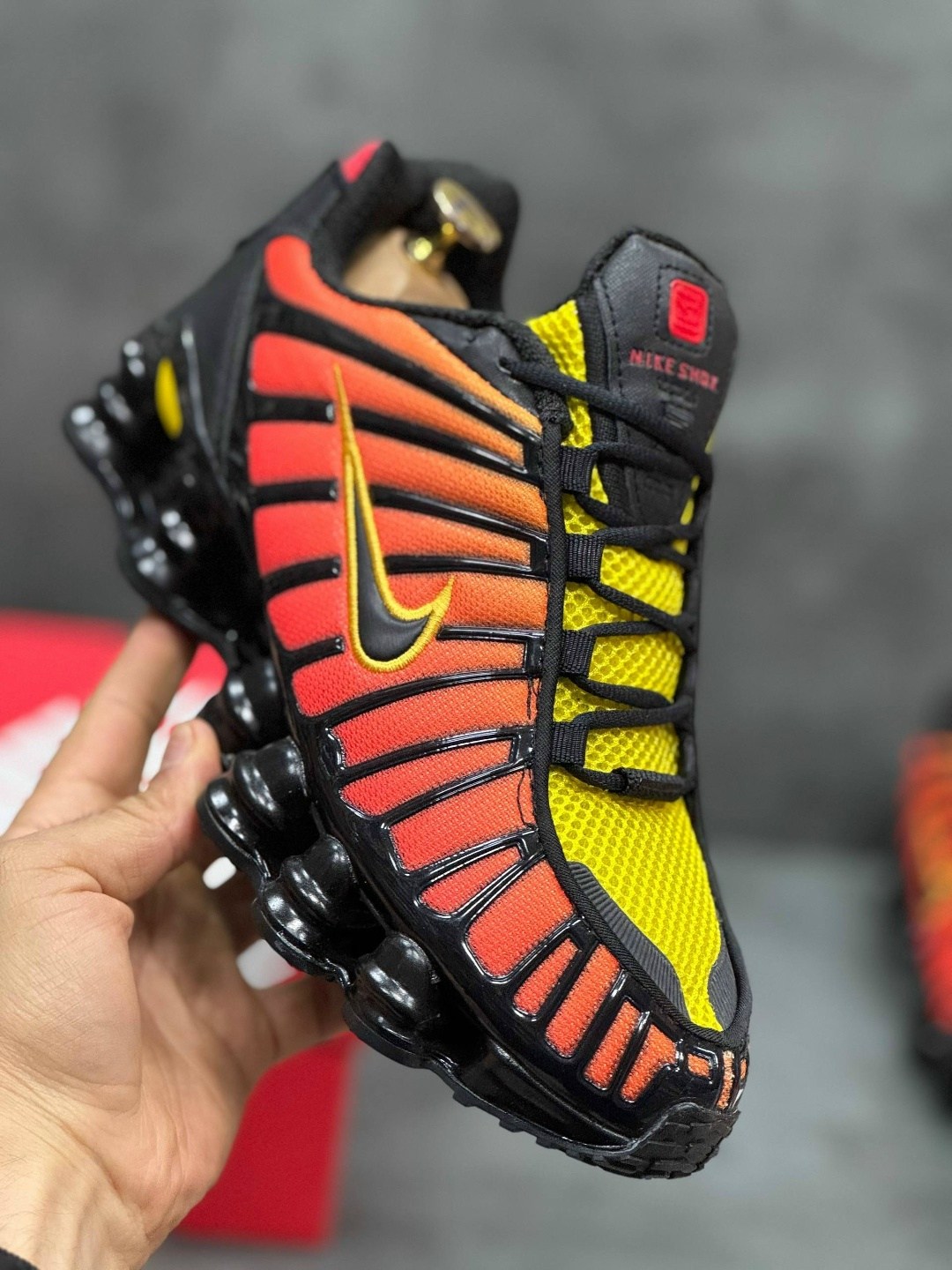 nike shox tl sunrise,кроссовки shox tl nike оранжевый,кроссовки shox tl оранжево-черного цвета nike,nike shox tl,кроссовки nike shox tl
