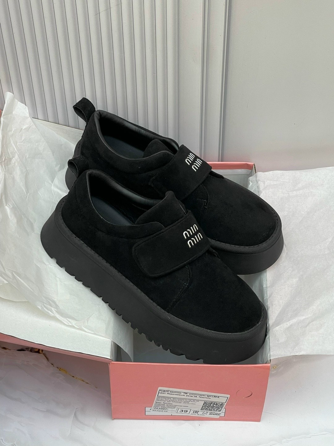 ,замшевые лоферы miu miu на высокий подошве и фирменной фурнитурой,женская ,лоферы замш,угги женские