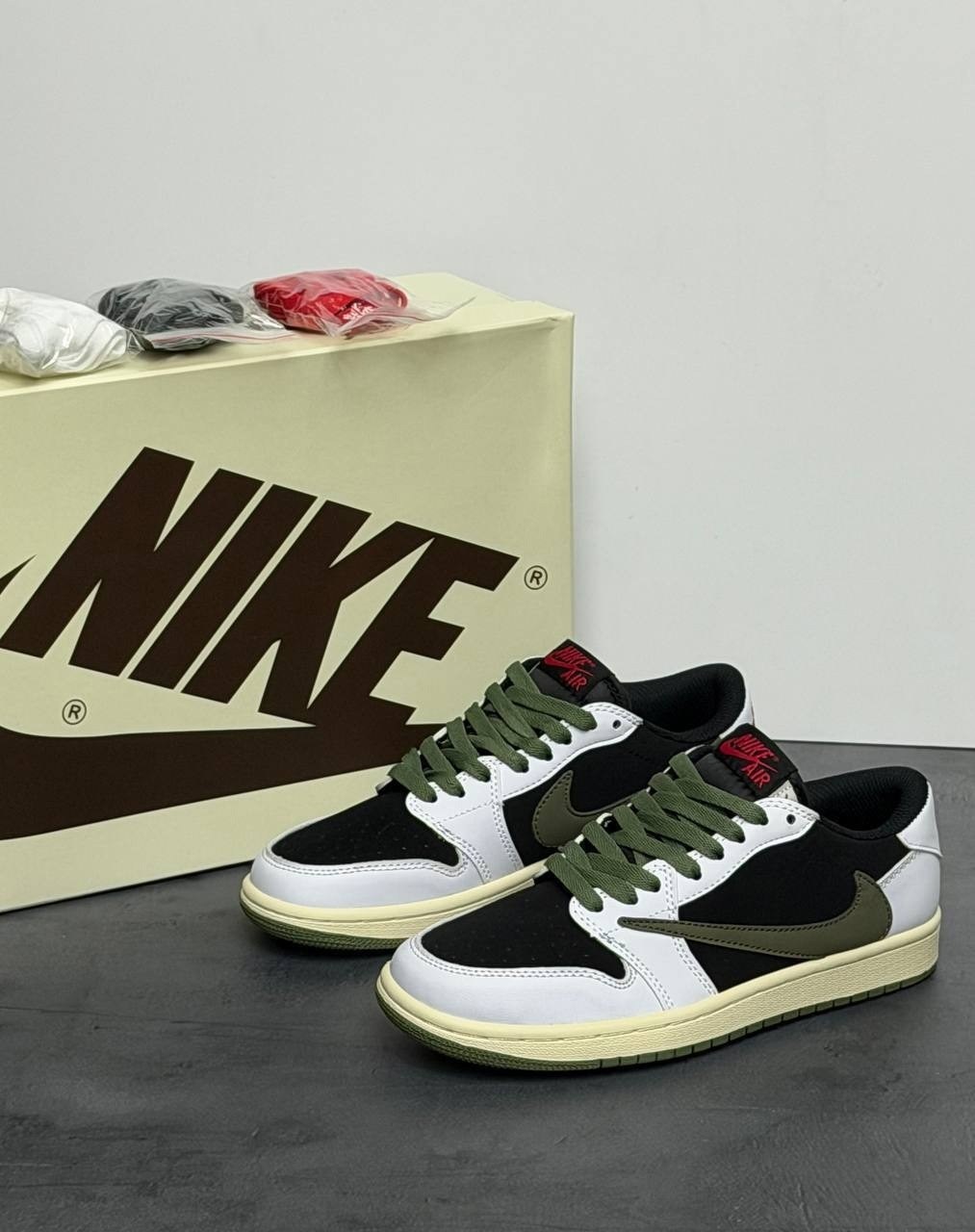 кроссовки travis scott x air jordan 1 low olive,кроссовки nike air jordan 1 low x travis scott,nike air jordan 1 low travis scott,кроссовки nike air jordan 1 low x travis scott цвет зеленый,кроссовки