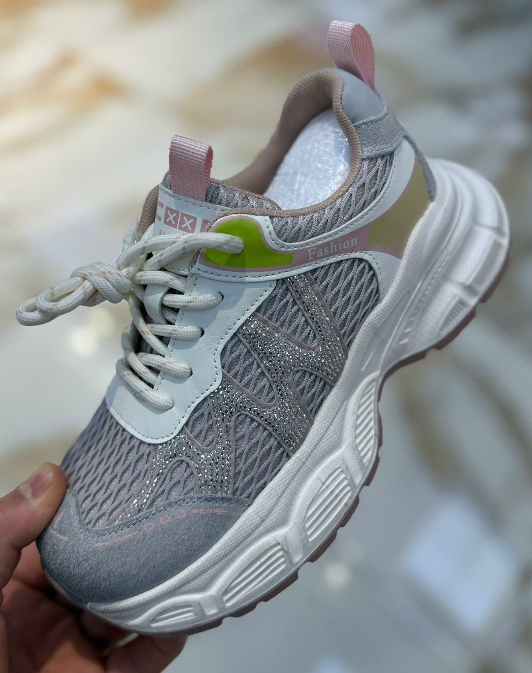 кроссовки женскиe,кроссовки,массивные кроссовки,кроссовки для женщин,женские массивные кроссовки