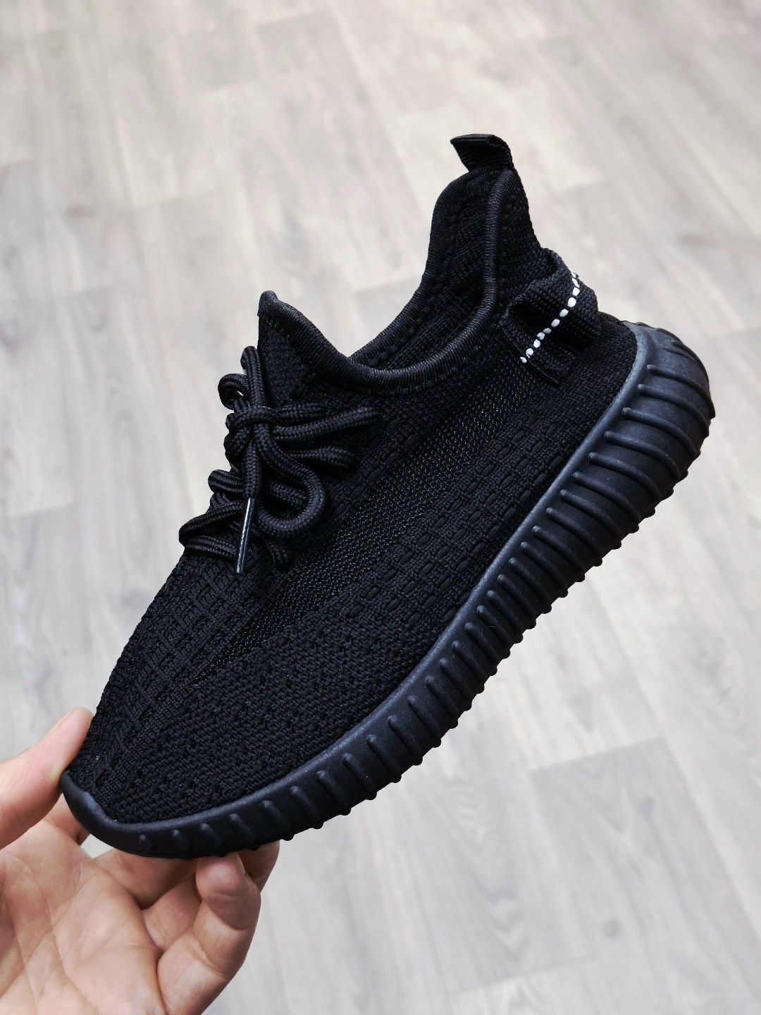 кроссовки женскиe,кроссовки изики женские настоящие,кроссовки изики женские,кроссовки,кроссовки изики