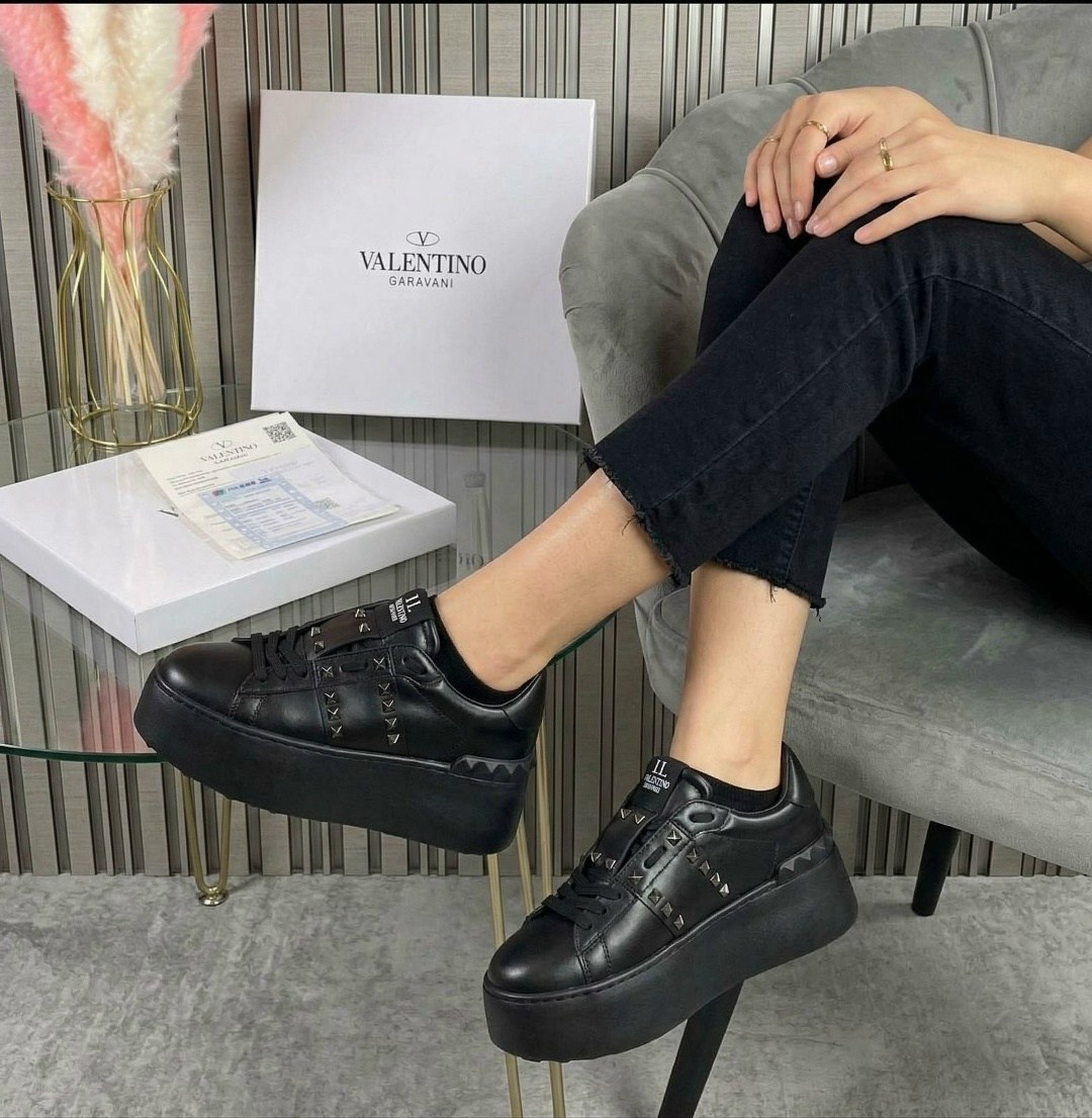 кроссовки valentino,valentino кроссовки женские,valentino женские кожаные кроссовки valentino premium - pink,женские белые кроссовки valentino garavani rockstud,кеды valentino женские