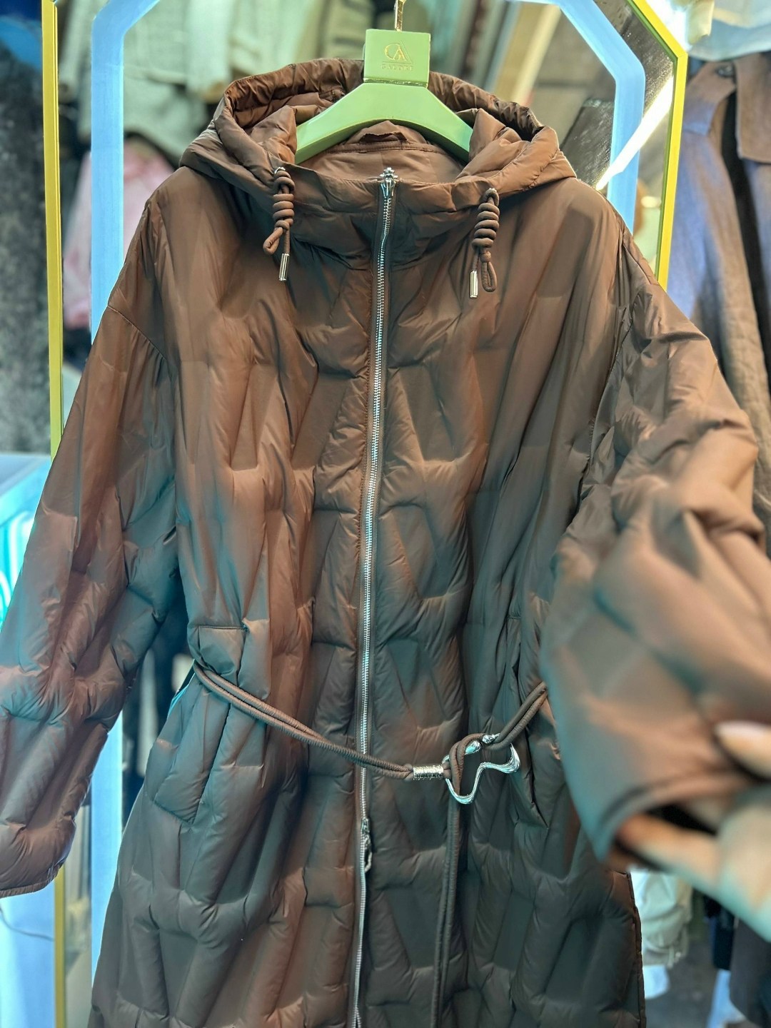 пуховик max mara,женское коричневое пуховое пальто max mara,пуховик женский,пальто стеганое,пуховик