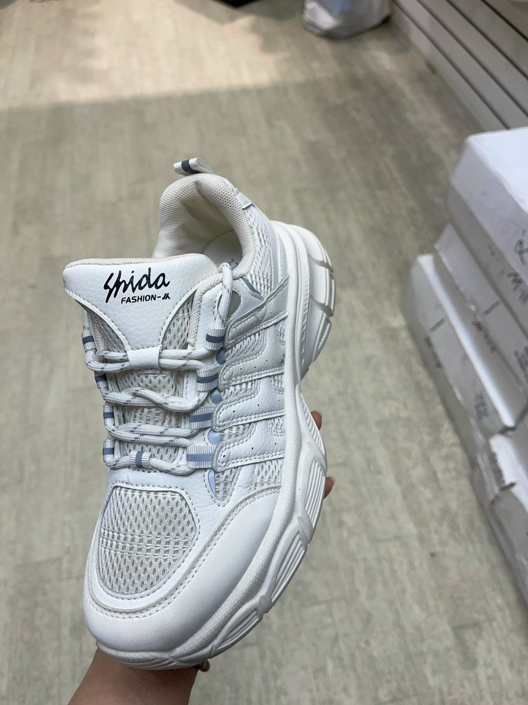 кроссовки,женские кроссовки,массивные кроссовки,повседневные кроссовки,модные кроссовки
