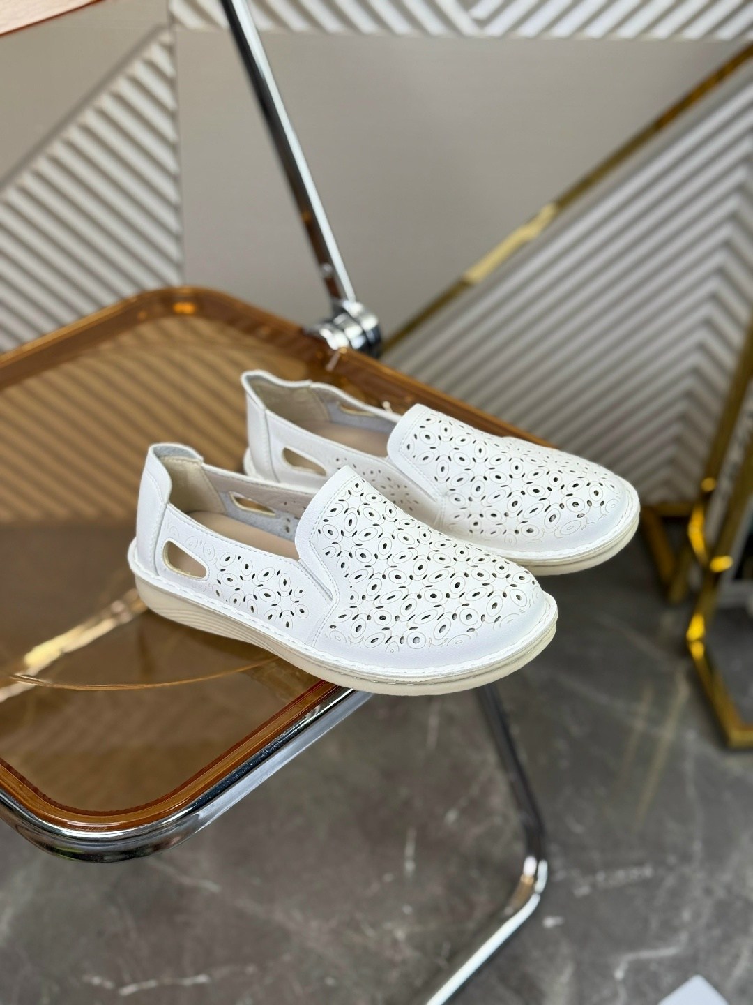 слипоны женские,,женские мокасины,слипоны с перфорацией женские,слипоны с перфорацией