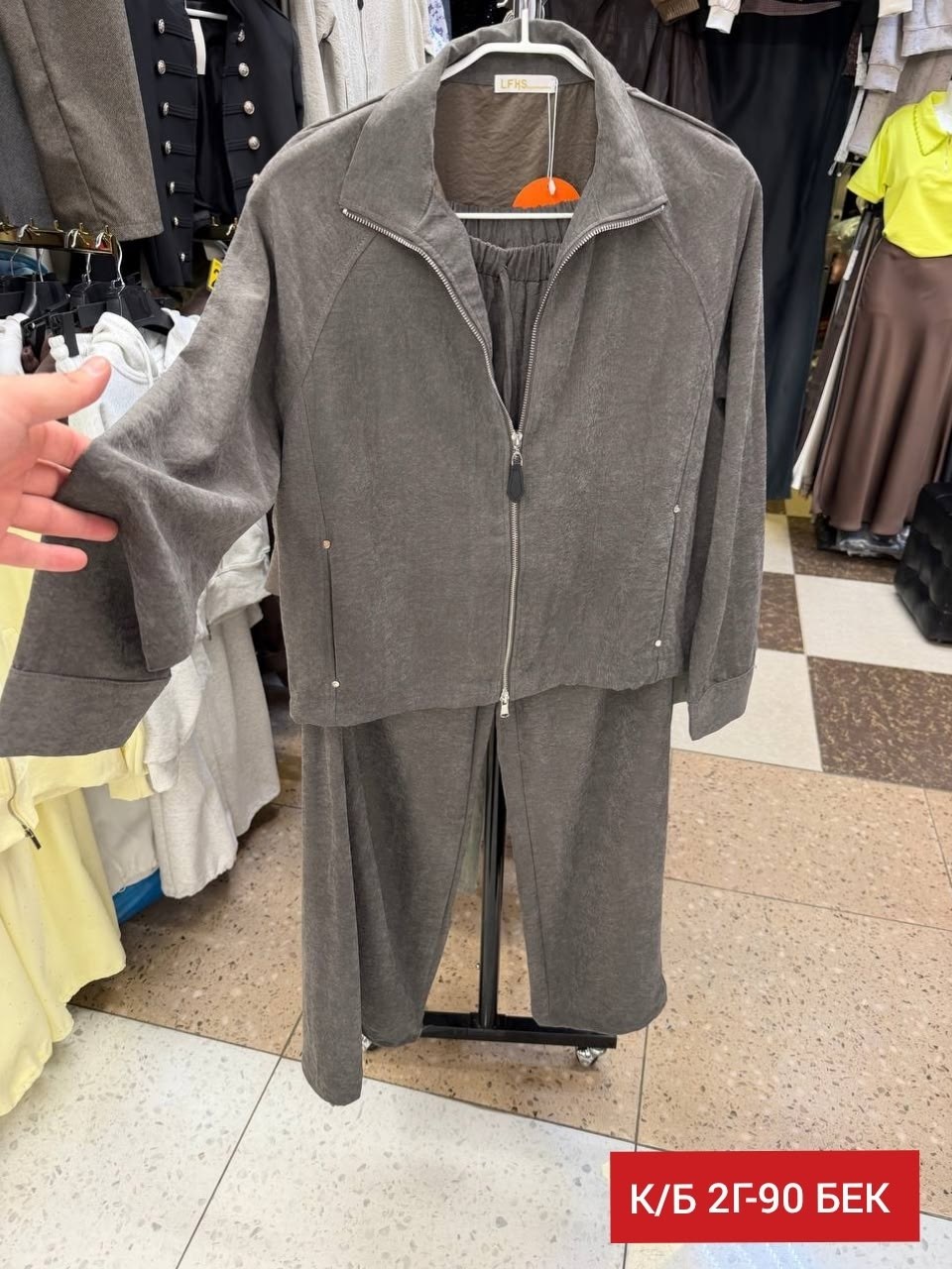 костюм brunello cucinelli,стильные костюмы,костюм двойка,женский костюм,спортивные костюмы женские