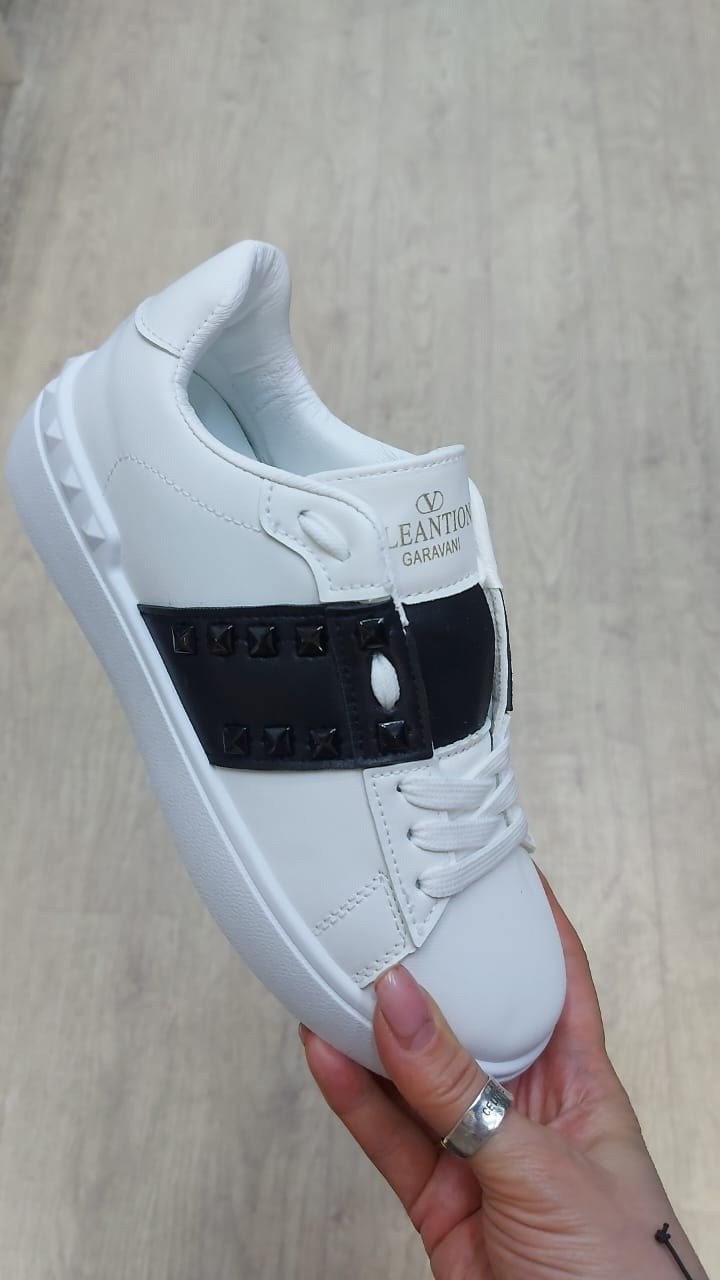 кеды валентино,кеды валентино женские,кеды валентино оригинал,женские низкие кеды rockstud untitled valentino garavani,