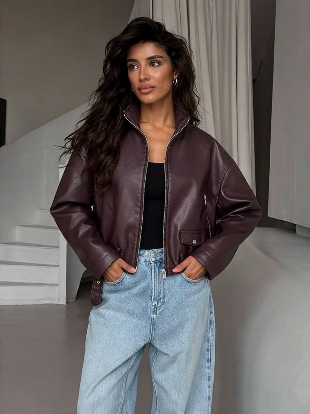 джинсы стиль,кожаная куртка,кожаный бомбер женский,модная кожаная куртка,кожаная куртка женская