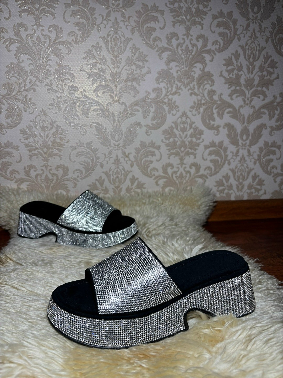 шлепки со стразами,,шлепанцы стразы,шлепанцы женские,женские шлепки
