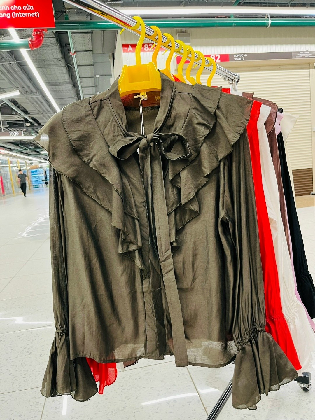 блузка с оборками,блузка женская,блузка красная с рюшами,блуза,блузка