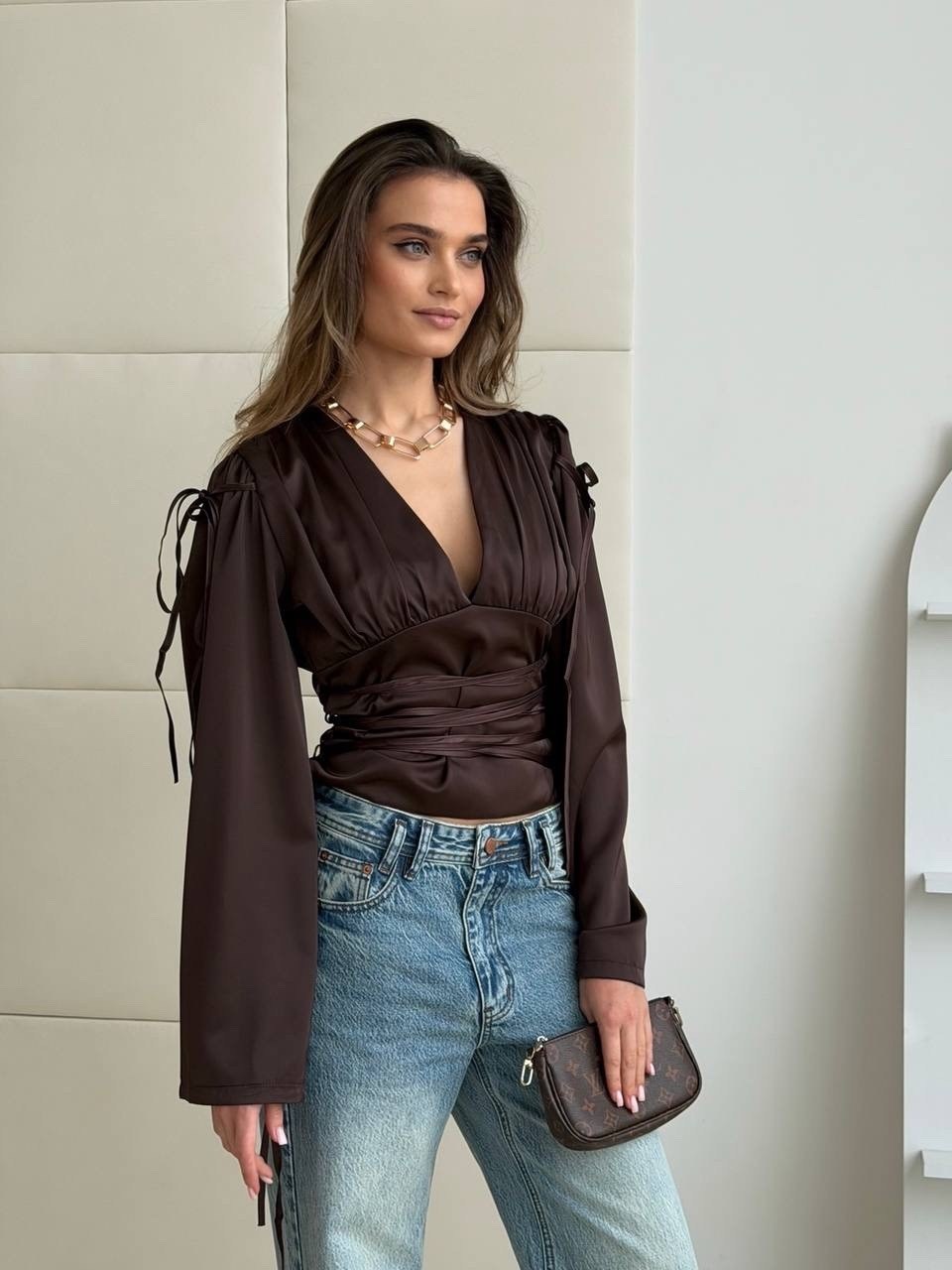 блуза,блузка женская,блуза из сатина с декоративными завязками,блузка