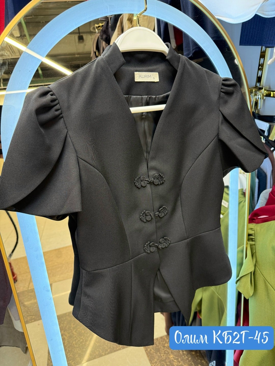 костюм женский,женский пиджак,элегантное модное,женская блузка,