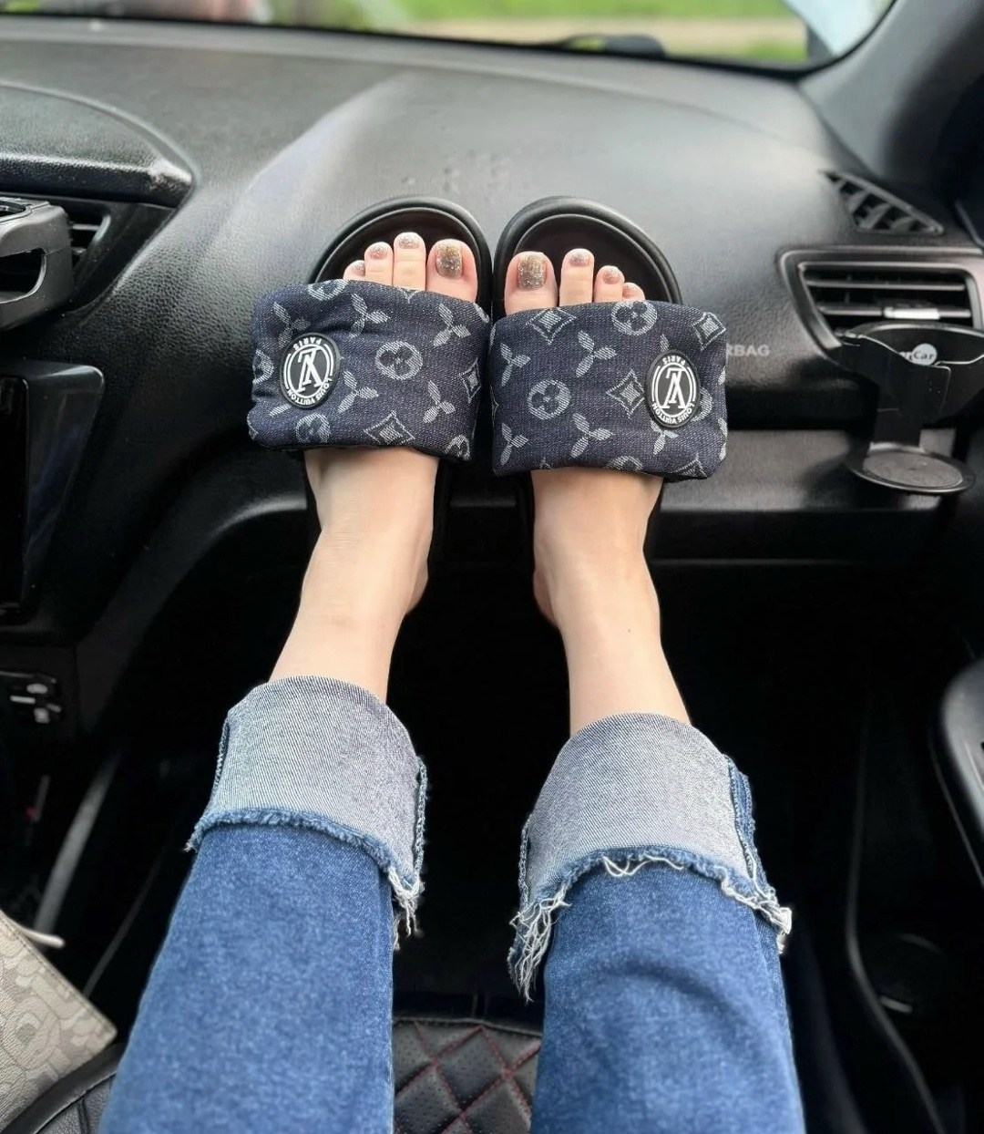 женские шлепки,луи виттон шлепки женские,женские шлепанцы,мюли луи виттон женские,шлепанцы louis vuitton