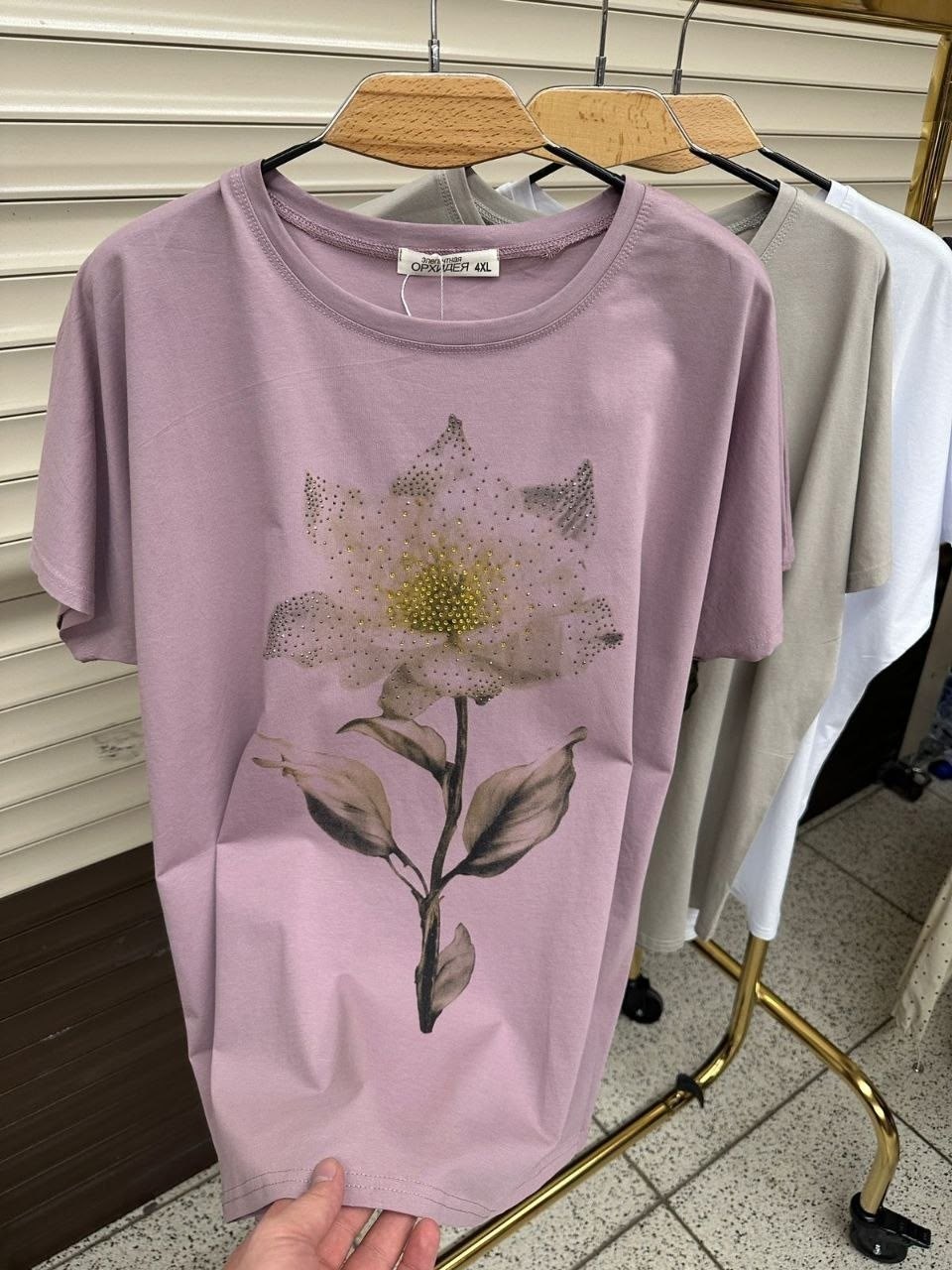 женская футболка,женская футболка больших размеров,футболка,футболка с цветами,футболки женские модные