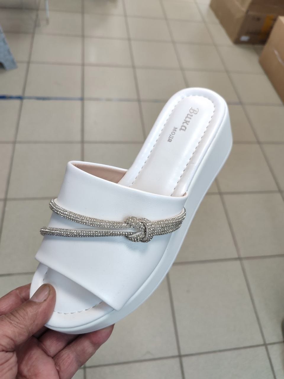 ,шлепанцы со стразами,женские шлепанцы,шлепки женские,шлепки со стразами