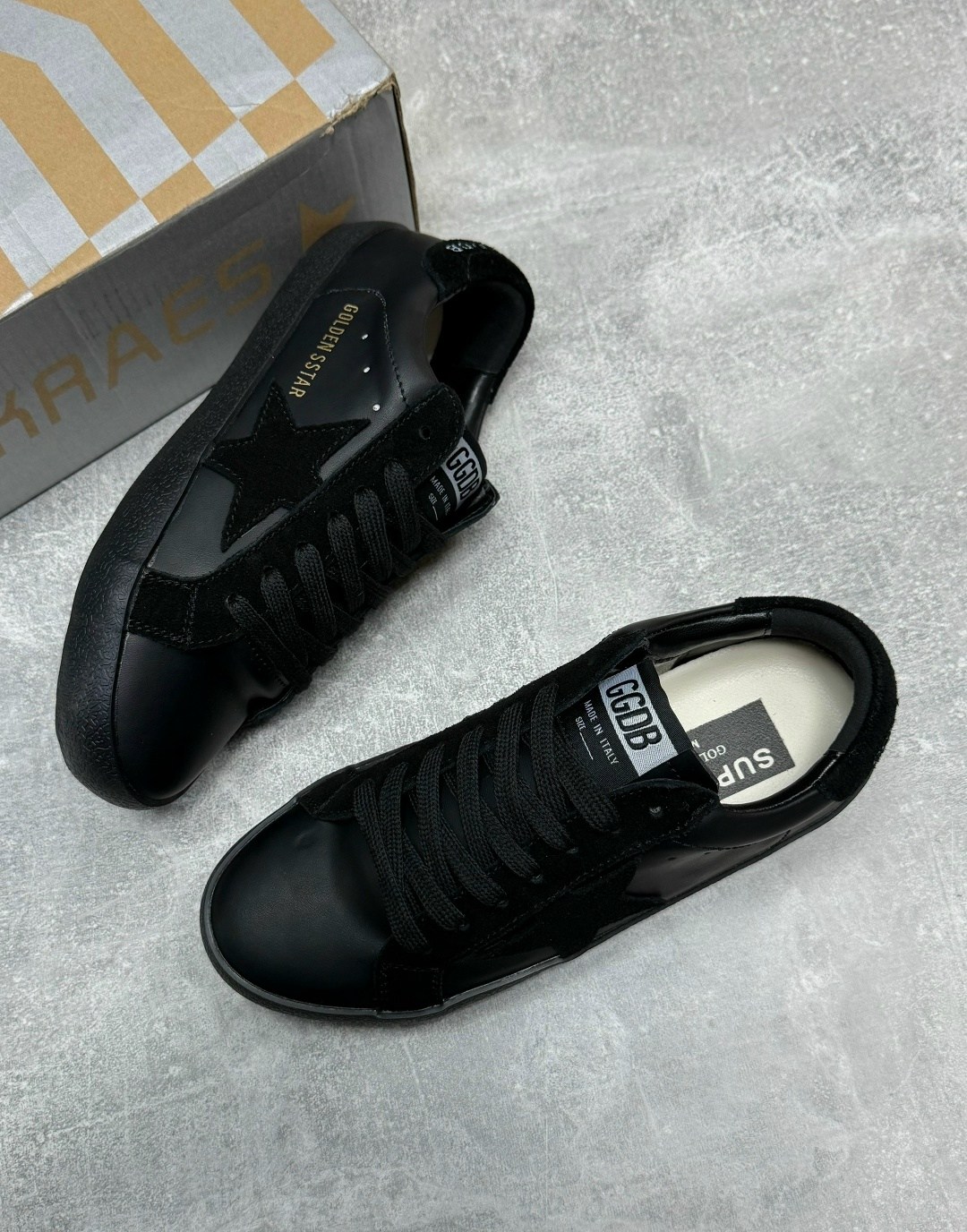 ,golden goose deluxe brand черные кожаные кеды superstar с белой звездой,кроссовки golden goose,golden goose кеды hi star на платформе черный,кроссовки golden goose superstar black white