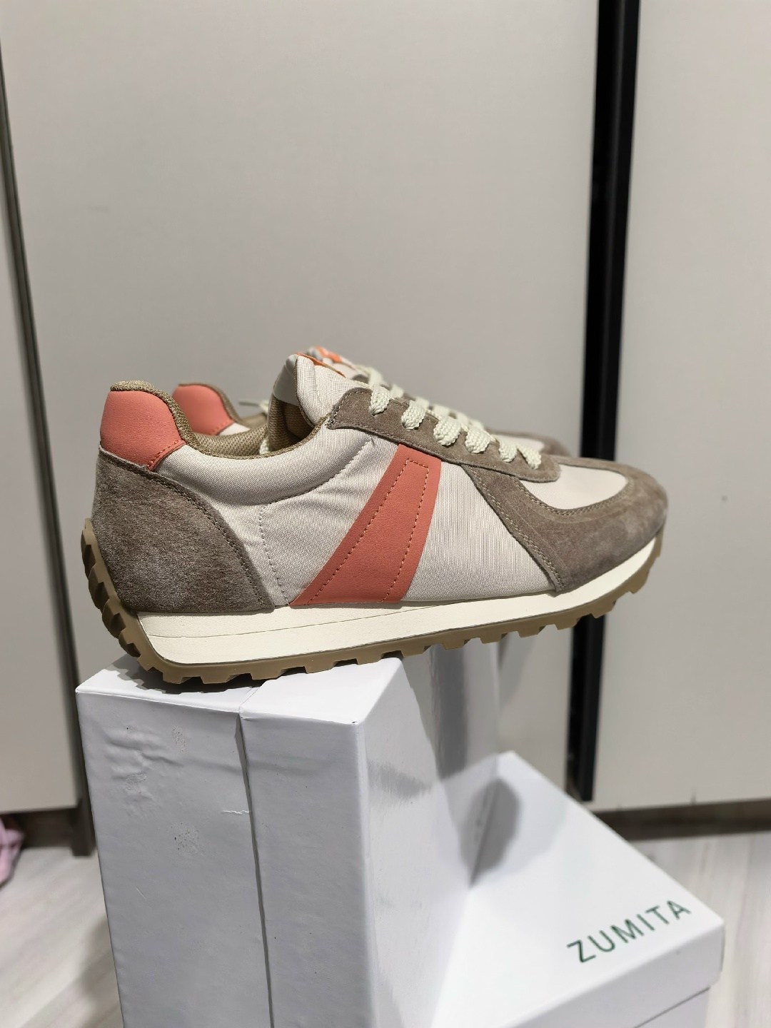 ,женские кроссовки,повседневные кроссовки,бежевые кроссовки, кроссовки