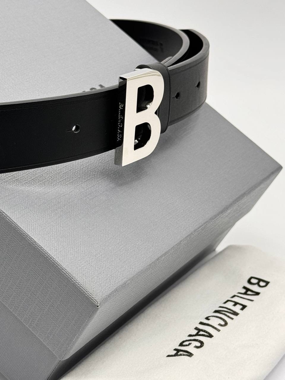 ремень баленсиага,ремень balenciaga,кожаный ремень унисекс balenciaga с логотипом на пряжке черный,женский ремень balenciaga,balenciaga bb серебристый ремень черный