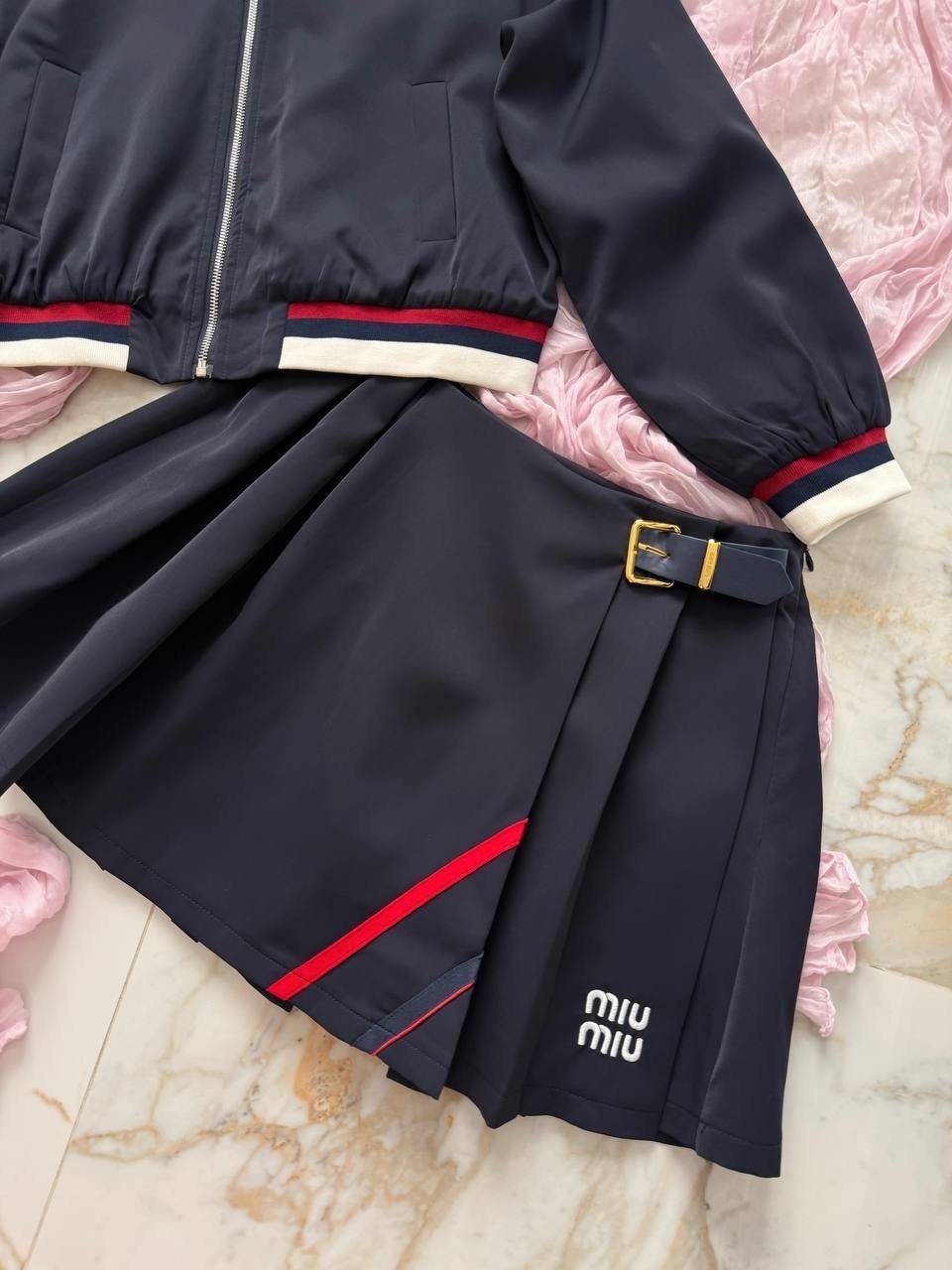 костюм miu miu женский,костюм miu miu,стильные костюмы,костюм с юбкой,женский костюм с юбкой