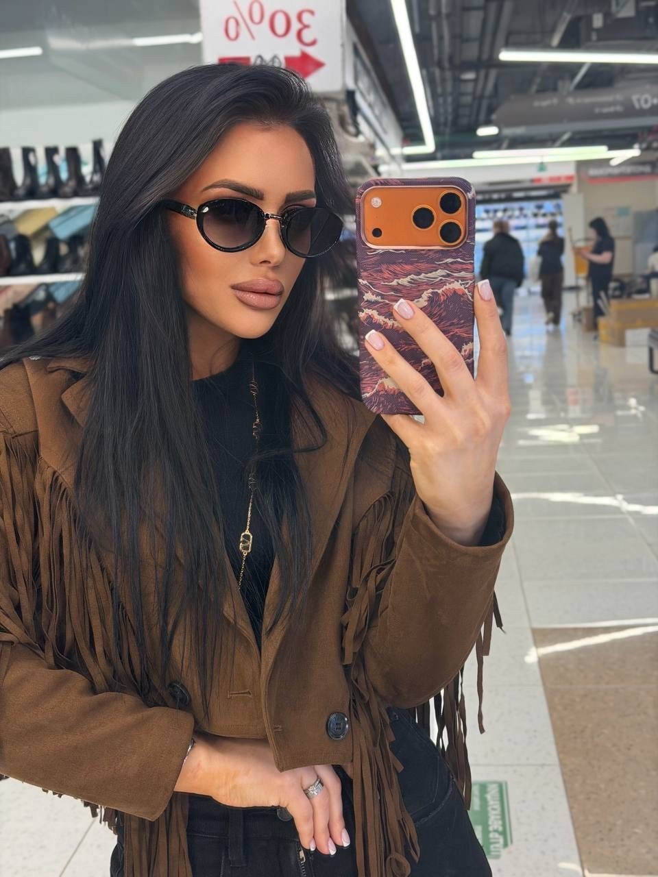 девушка,замшевая куртка,женская куртка с бахромой из замши,женщин,виктория филина