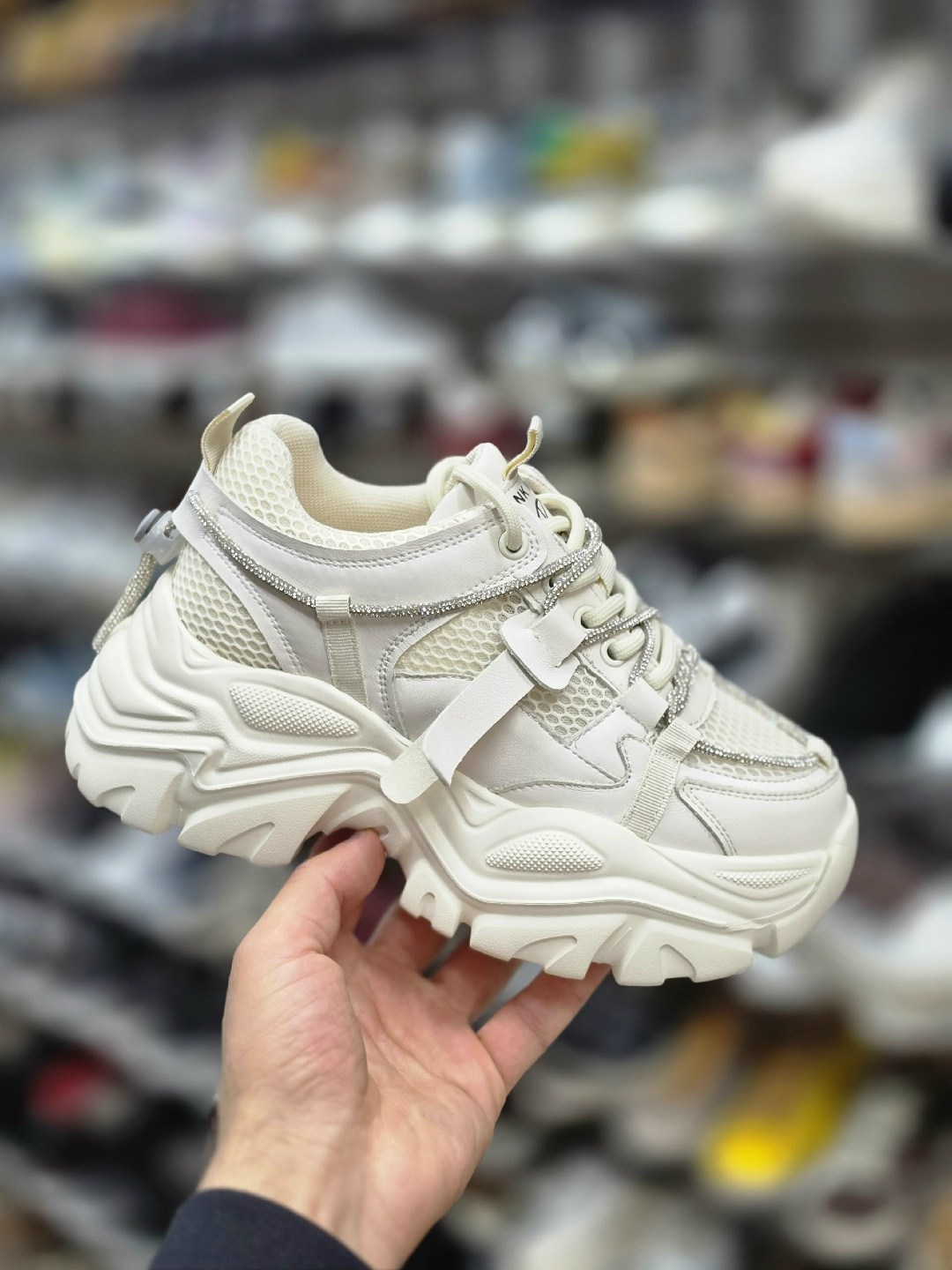 кроссовки женскиe,кроссовки,массивные кроссовки,массивные кроссовки женские,кроссовки модные