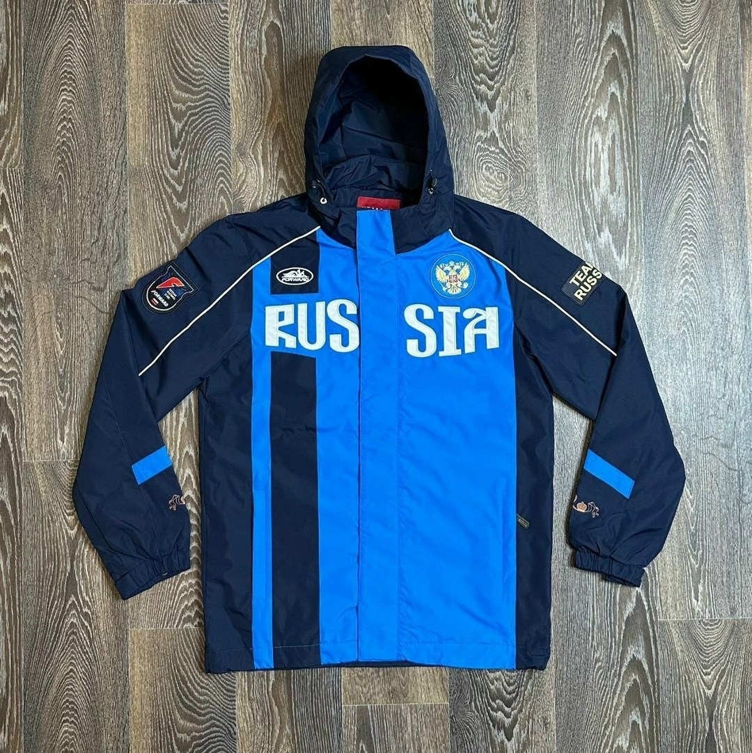 ветровка адидас мужская красная,красная куртка адидас мужская,мужская спортивная куртка adidas,adidas ветровка,куртка adidas