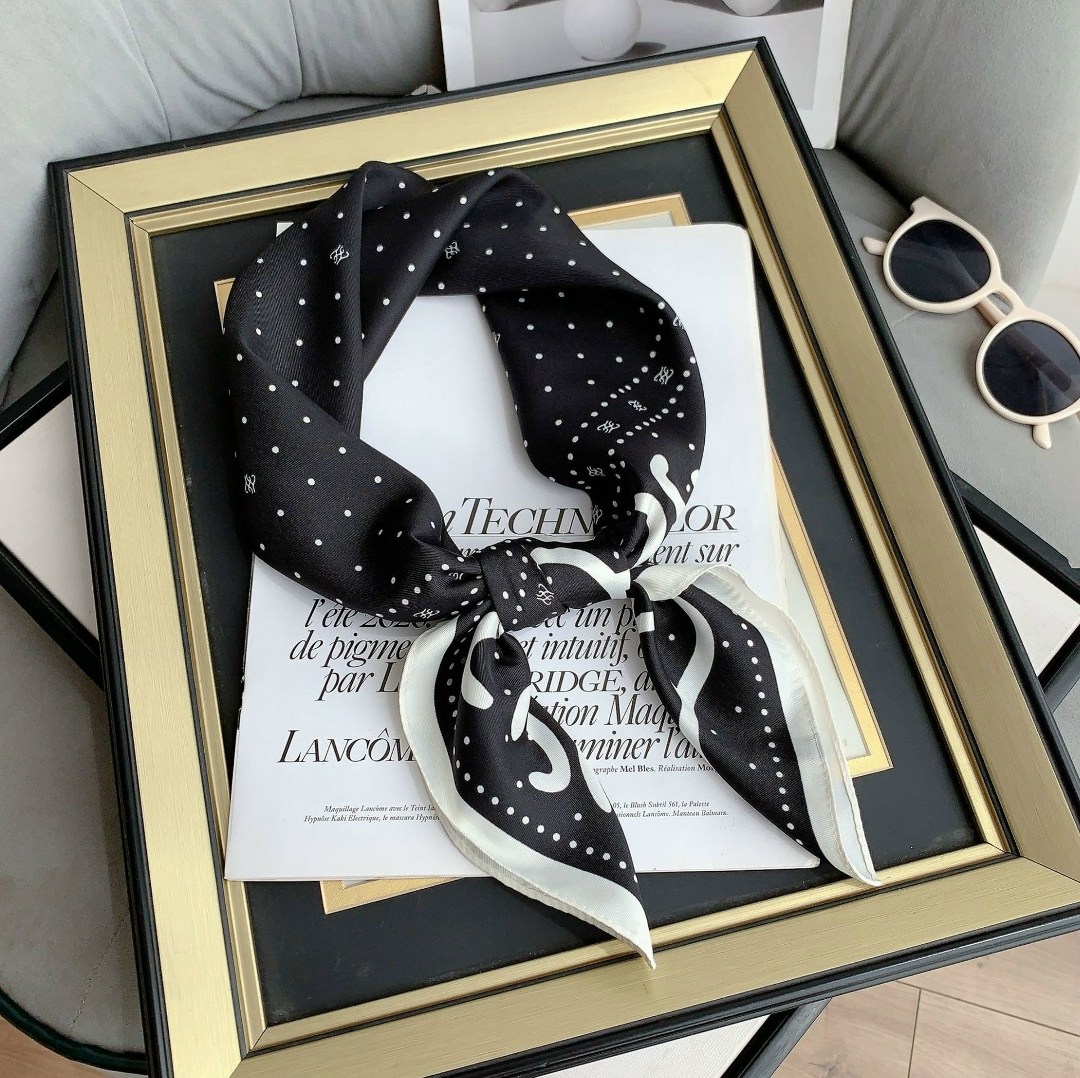 шелковый шарф,шелковые платки,платки шанель,шарфы и платки,платки шейный