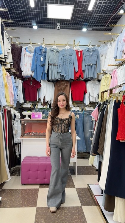 женские джинсы клеш,джинсы женские клеш серые,джинсы женские,джинсы палаццо,джинсы-клеш женские с завышенной талией