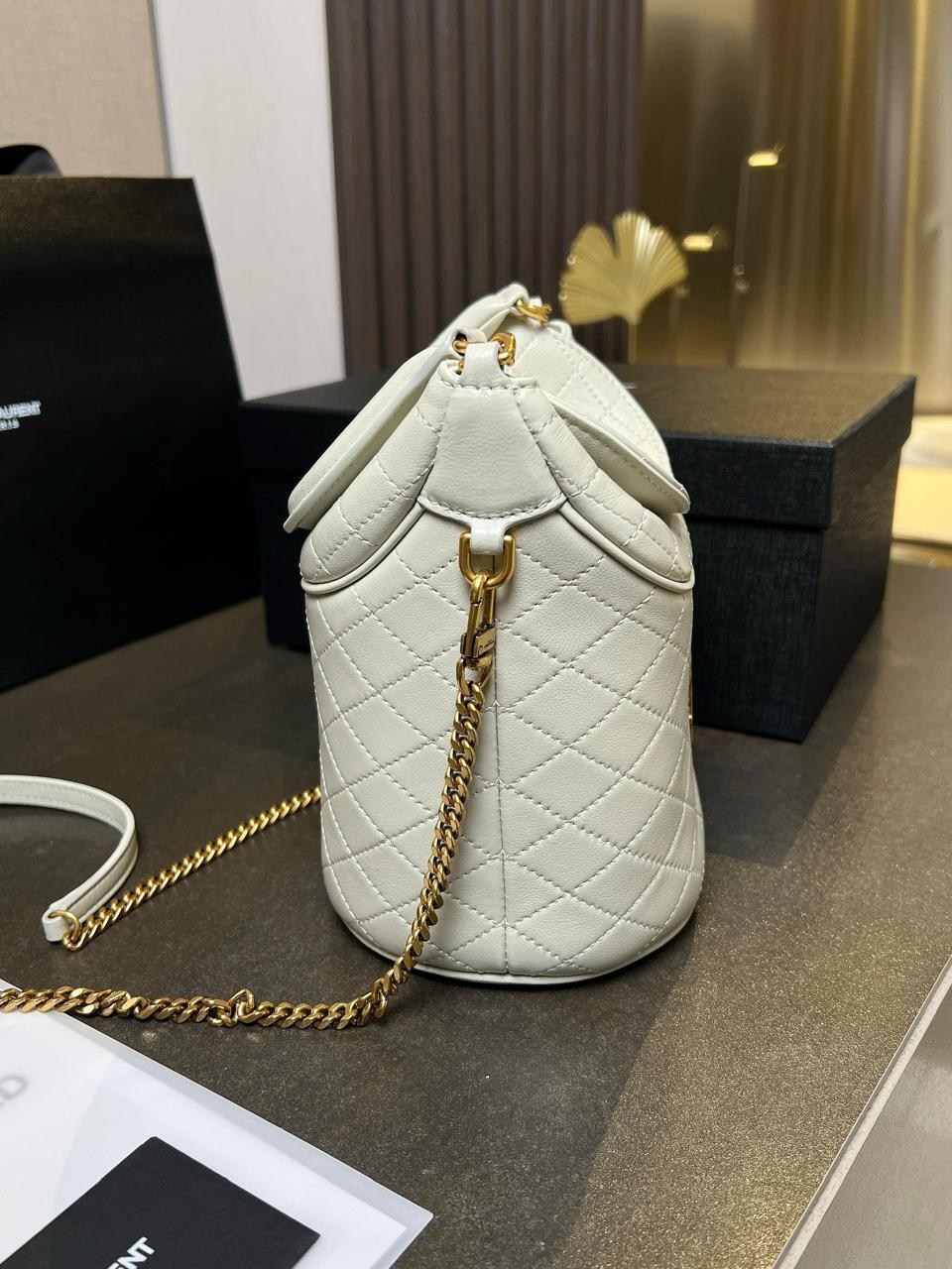 французская мода,модные джинсы,повседневный стиль,стиле кэжуал