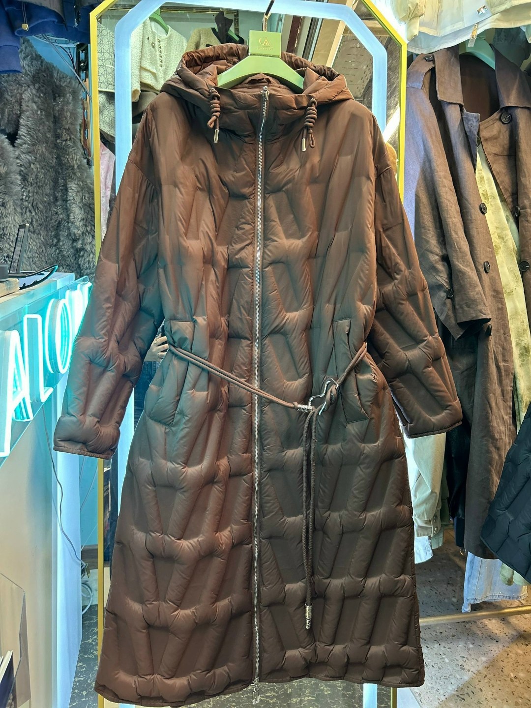 пуховик max mara,женское коричневое пуховое пальто max mara,пуховик женский,пальто стеганое,пуховик