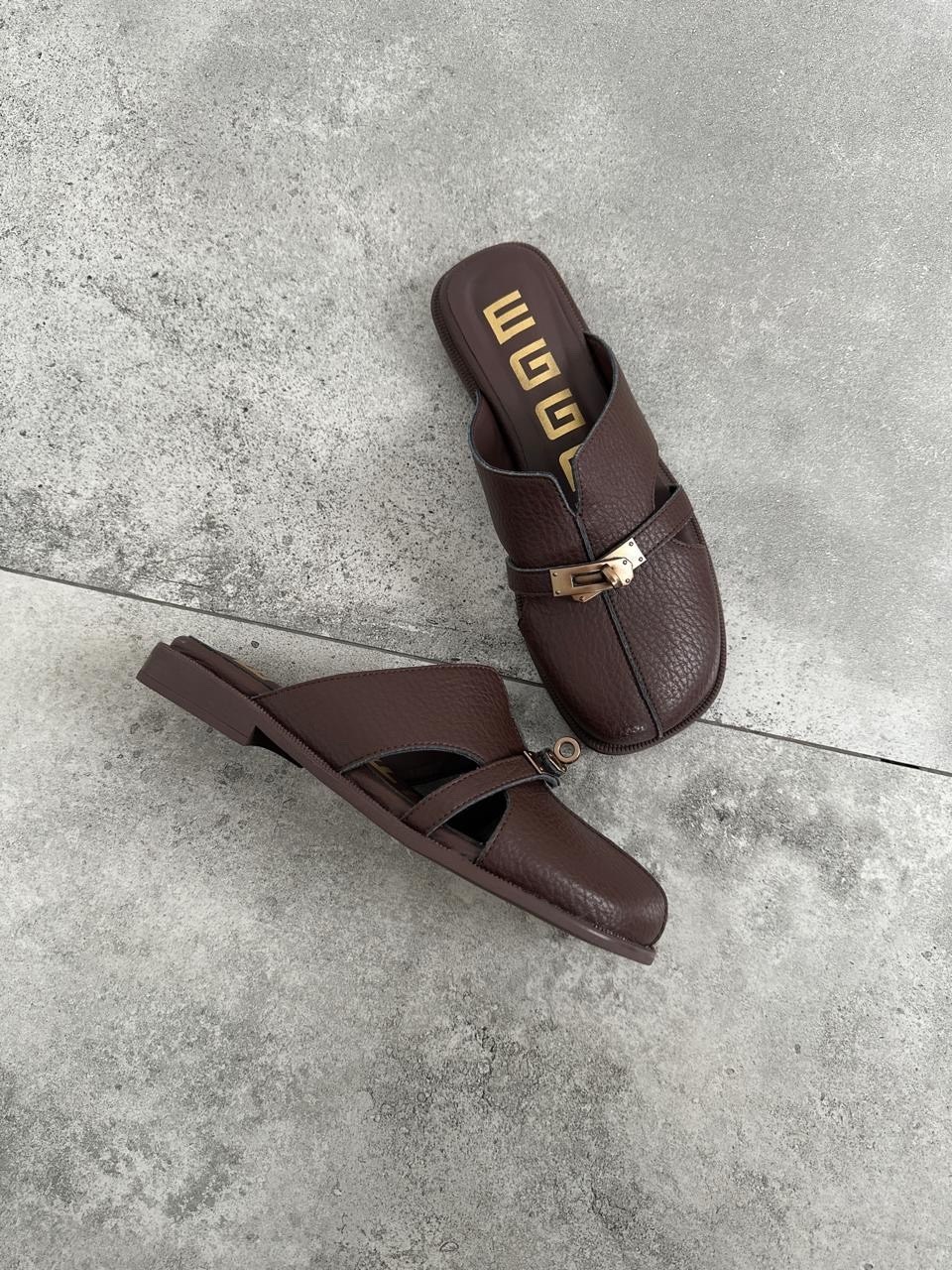 женские шлепанцы,,шлепанцы fendi,кожаные шлепанцы,тапочки модные