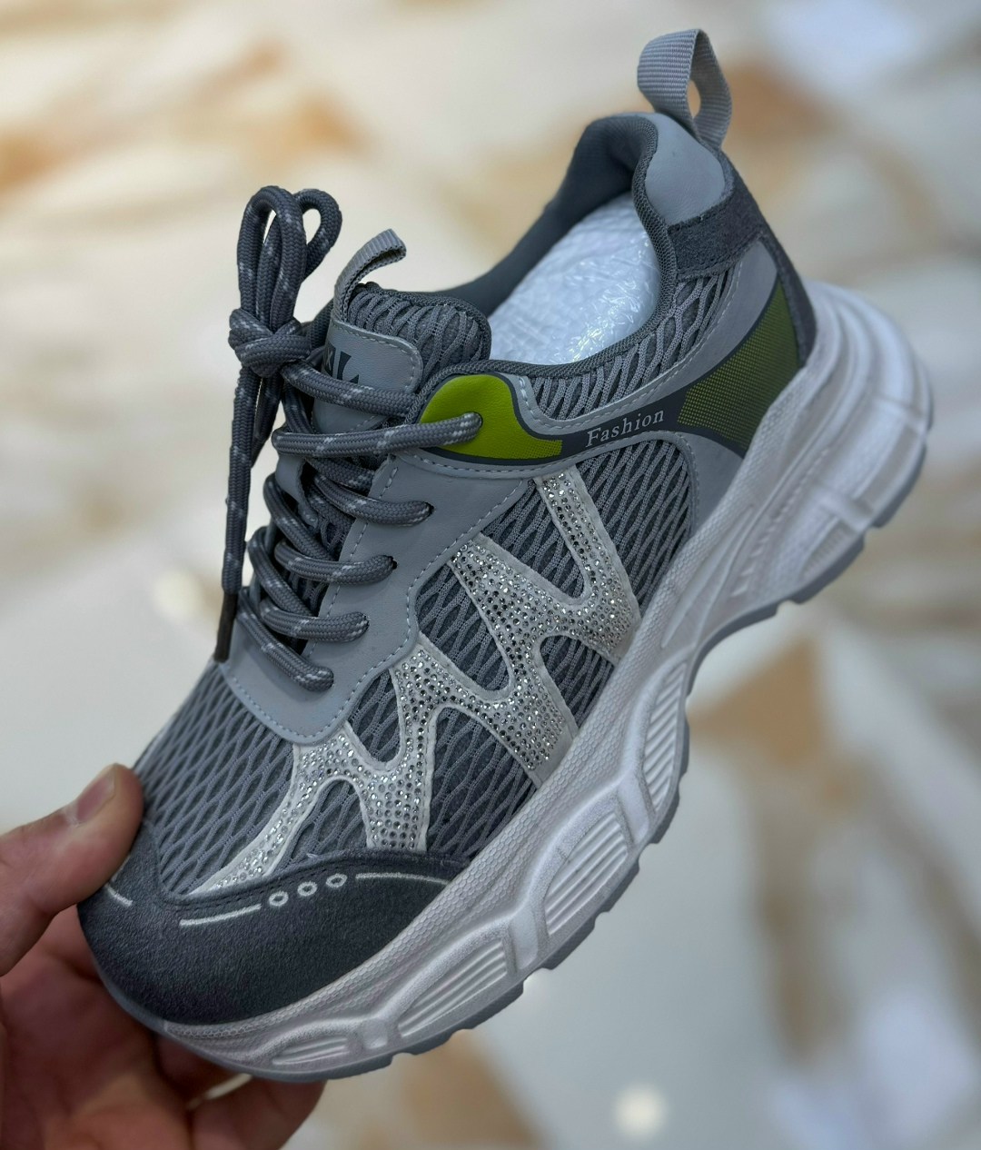 кроссовки,массивные кроссовки,детские кроссовки,кроссовки закрытые,кроссовки женскиe