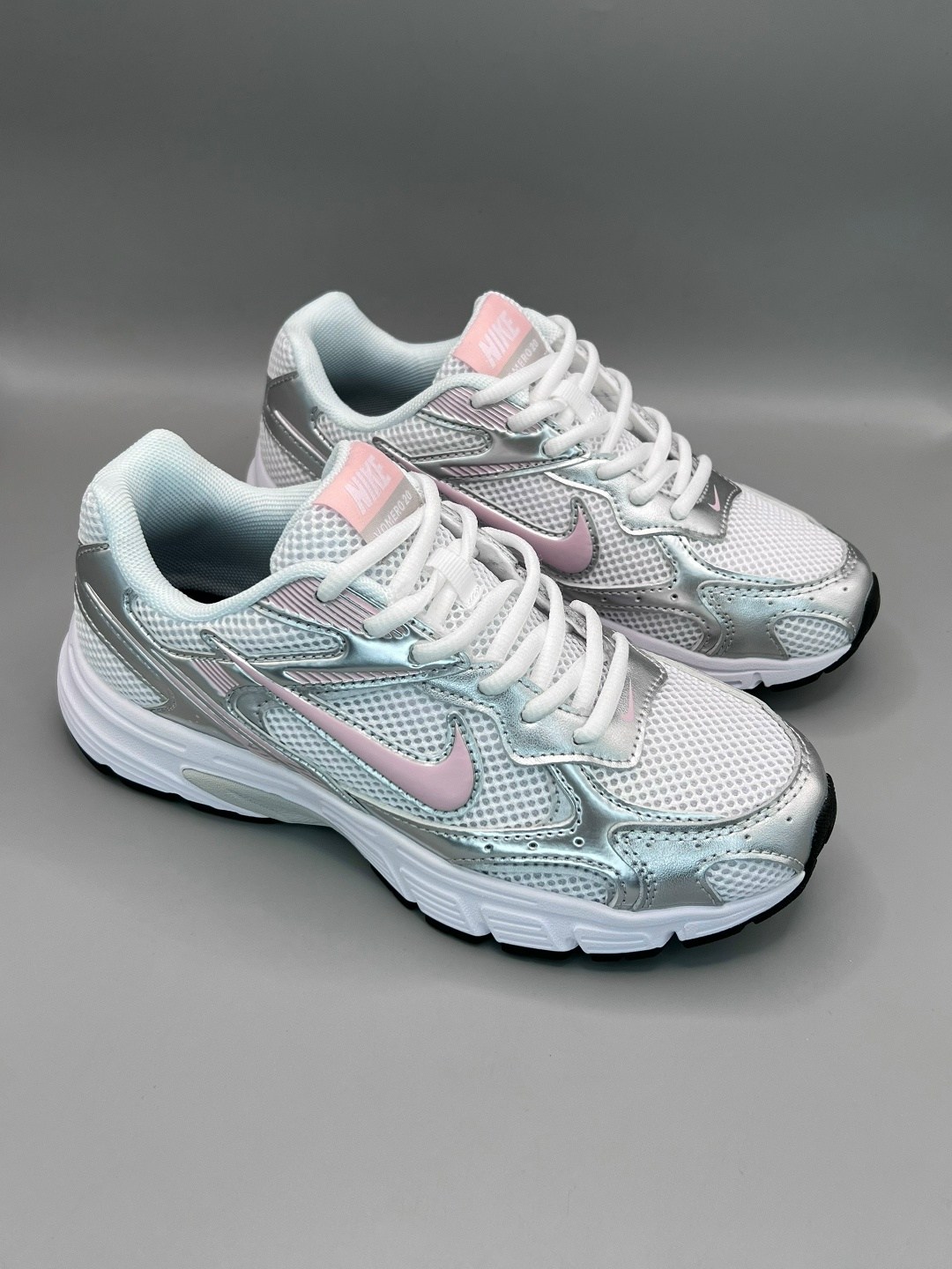 кроссовки nike initiator,женские кроссовки nike initiator серебристого цвета,nike initiator metallic silver white men / women running casual shoes,nike initiator,nike initiator silver