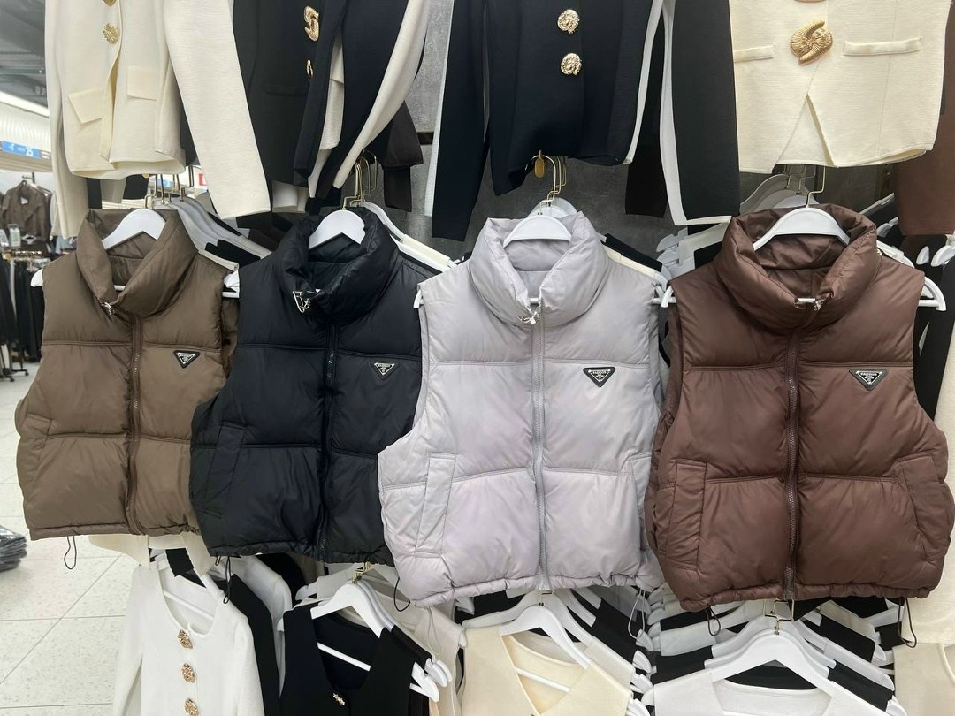 жилетка прада,жилетка мужская prada,жилет мужской prada,жилетка prada,жилет prada