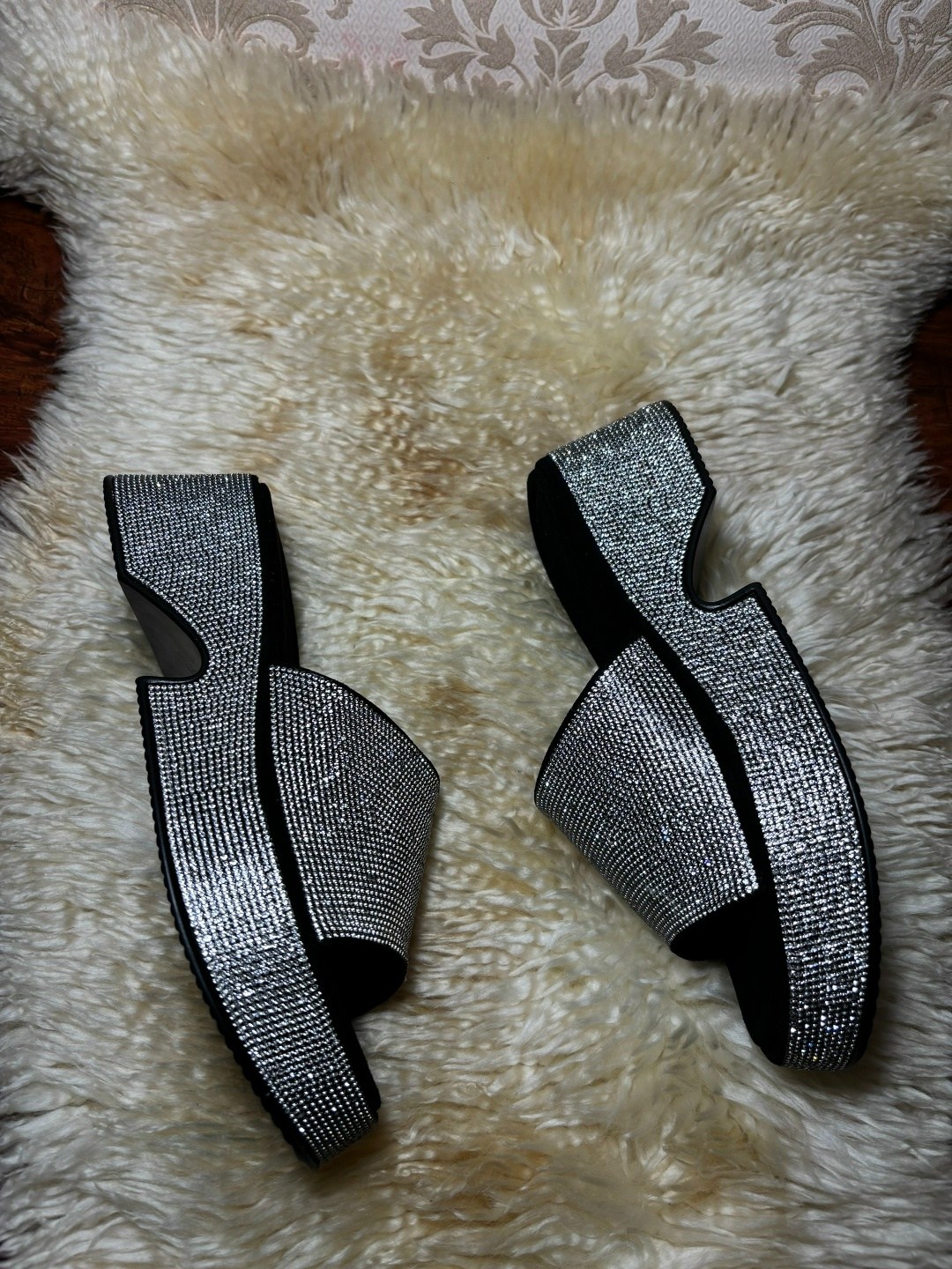 шлепки со стразами,,шлепанцы стразы,шлепанцы женские,женские шлепки