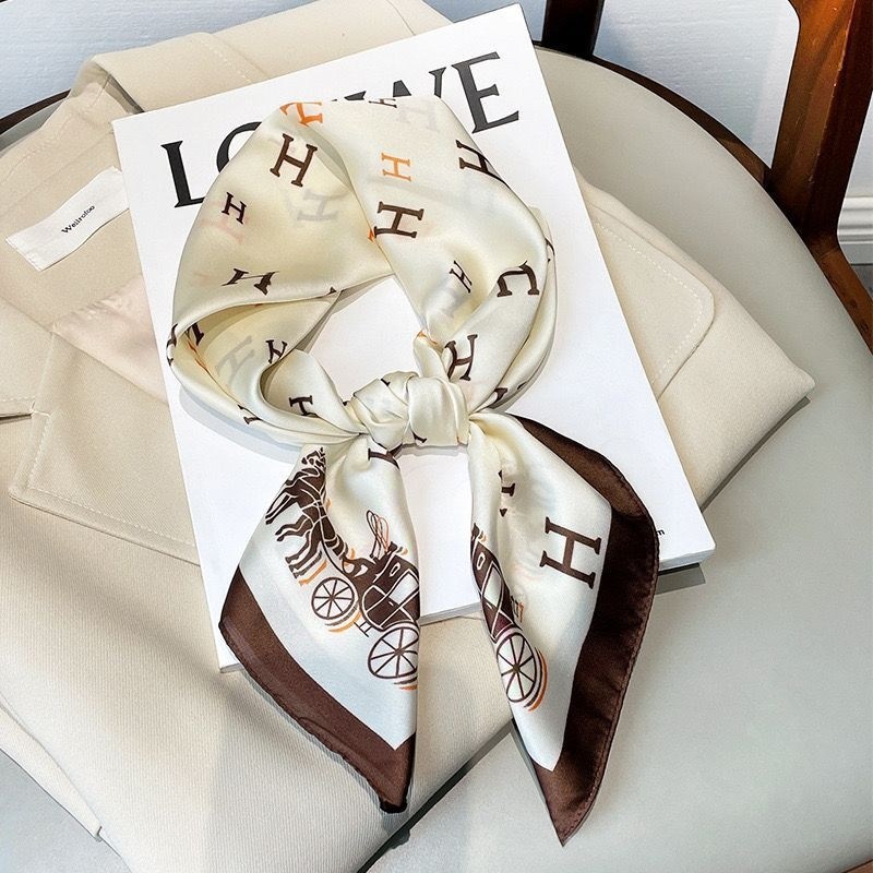 шелковый шарф,шелковые платки,платки шанель,шарфы и платки,платки шейный