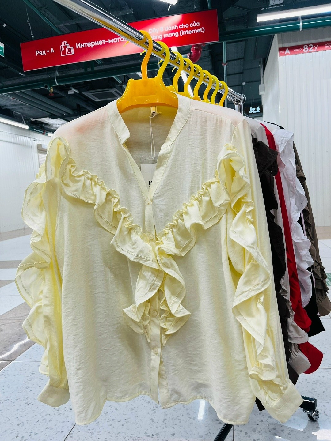 женская блузка,женская блуза,нарядная блузка с воланами,красные блузки,блузка