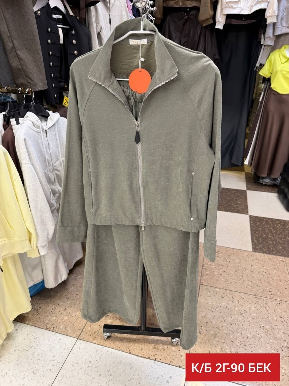 костюм brunello cucinelli,стильные костюмы,костюм двойка,женский костюм,спортивные костюмы женские