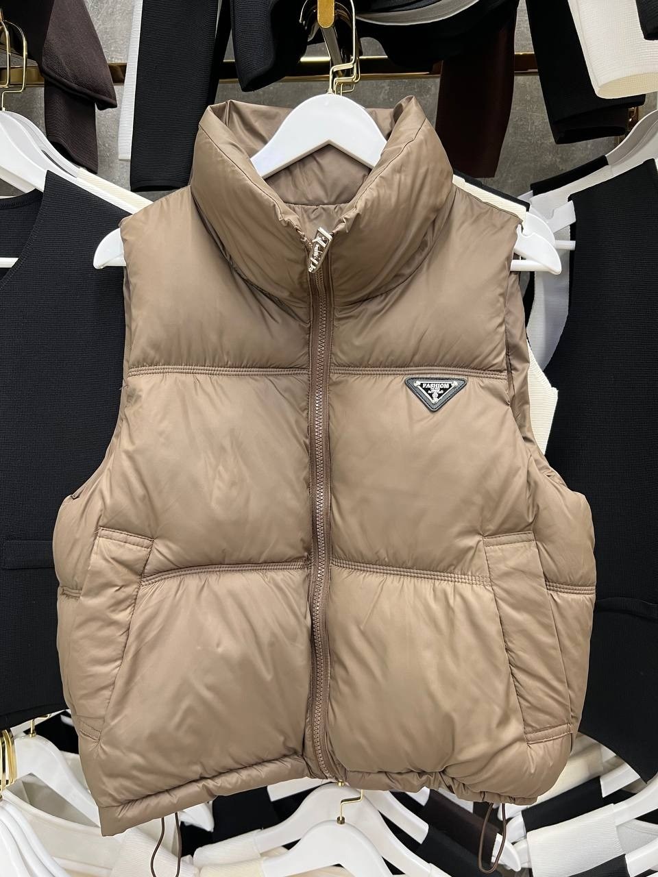 жилетка прада,жилетка мужская prada,жилет мужской prada,жилетка prada,жилет prada