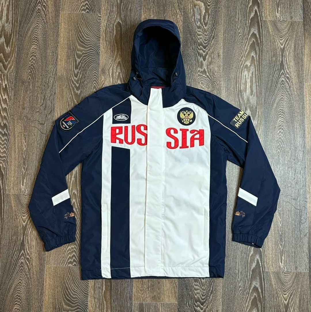 ветровка адидас мужская красная,красная куртка адидас мужская,мужская спортивная куртка adidas,adidas ветровка,куртка adidas