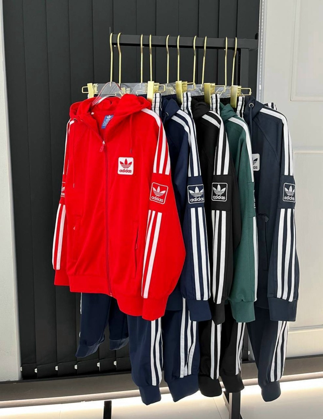 костюм спортивный adidas,спортивный костюм адидас,спортивный костюм adidas мужской,костюм адидас,спортивный костюм adidas originals