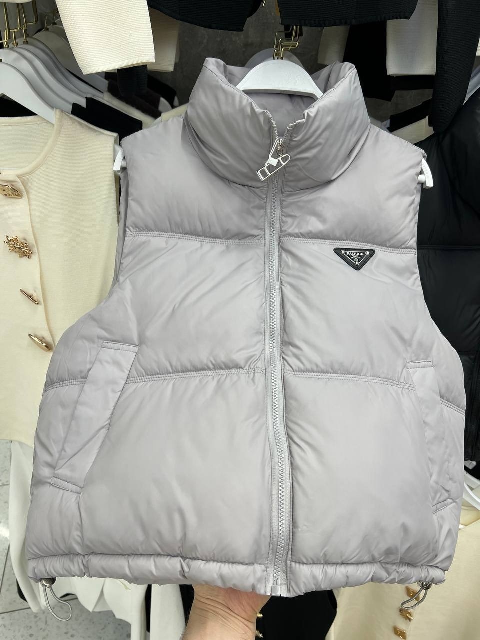 жилетка прада,жилетка мужская prada,жилет мужской prada,жилетка prada,жилет prada