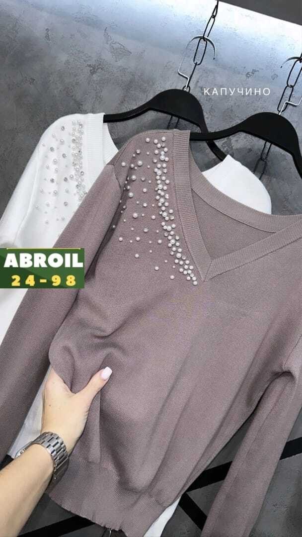 кофта женская,кофта женская с стразами,кофточка с отделкой из жемчужин,кофта со стразами,женская кофта с бусинами