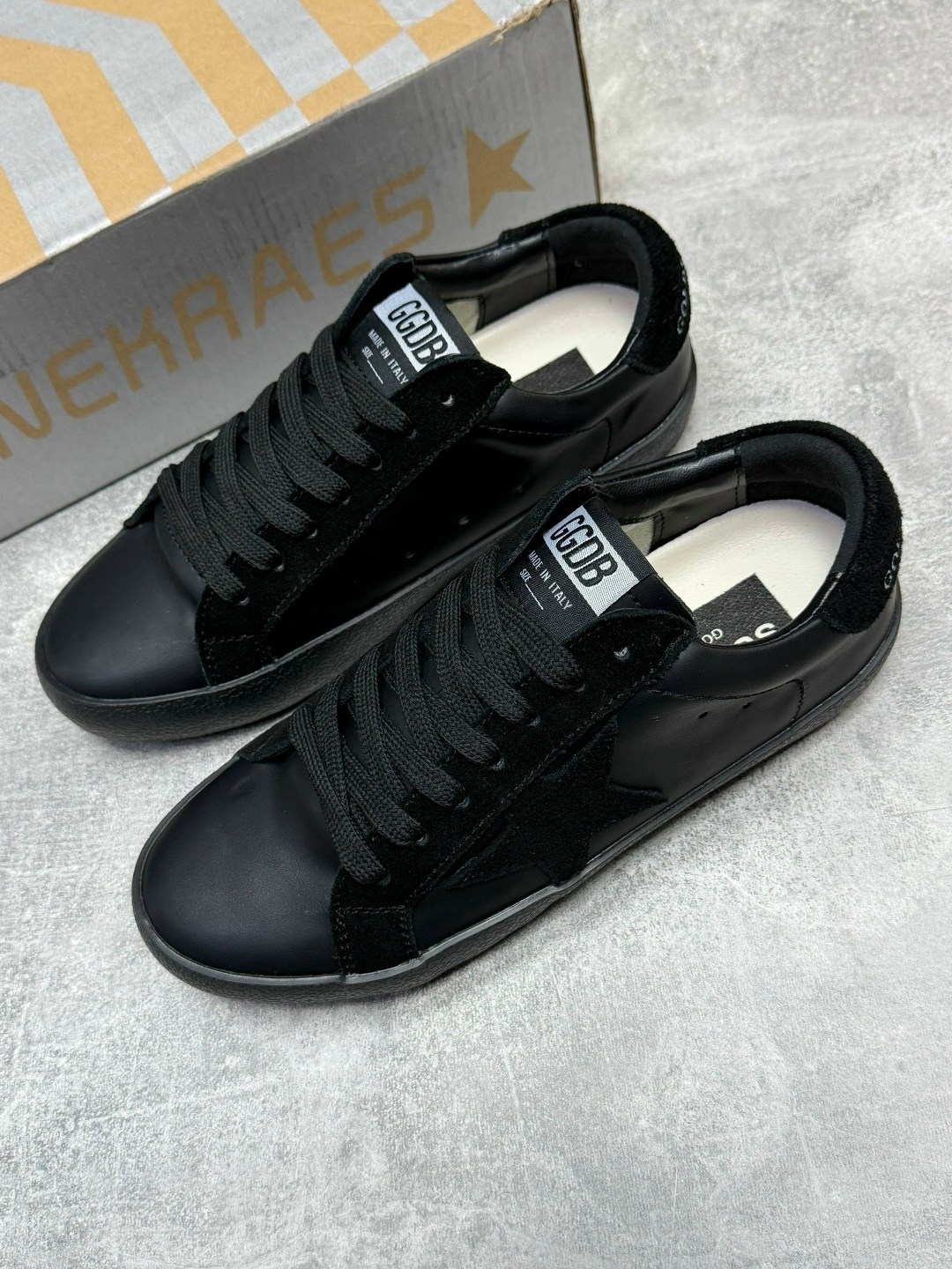 ,golden goose deluxe brand черные кожаные кеды superstar с белой звездой,кроссовки golden goose,golden goose кеды hi star на платформе черный,кроссовки golden goose superstar black white