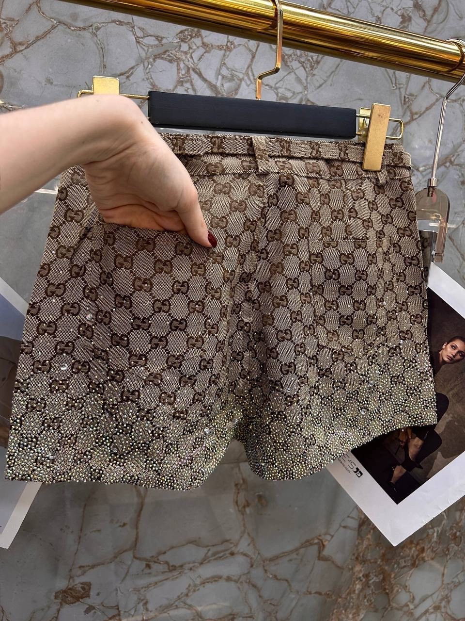 летние костюмы,шелковые костюмы гуччи,брендовые вещи,комплект рубашка шорты gucci