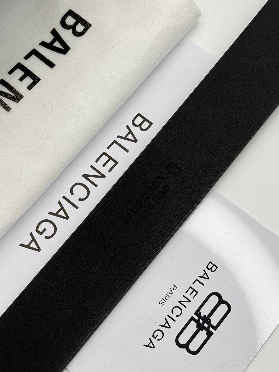 ремень баленсиага,ремень balenciaga,кожаный ремень унисекс balenciaga с логотипом на пряжке черный,женский ремень balenciaga,balenciaga bb серебристый ремень черный