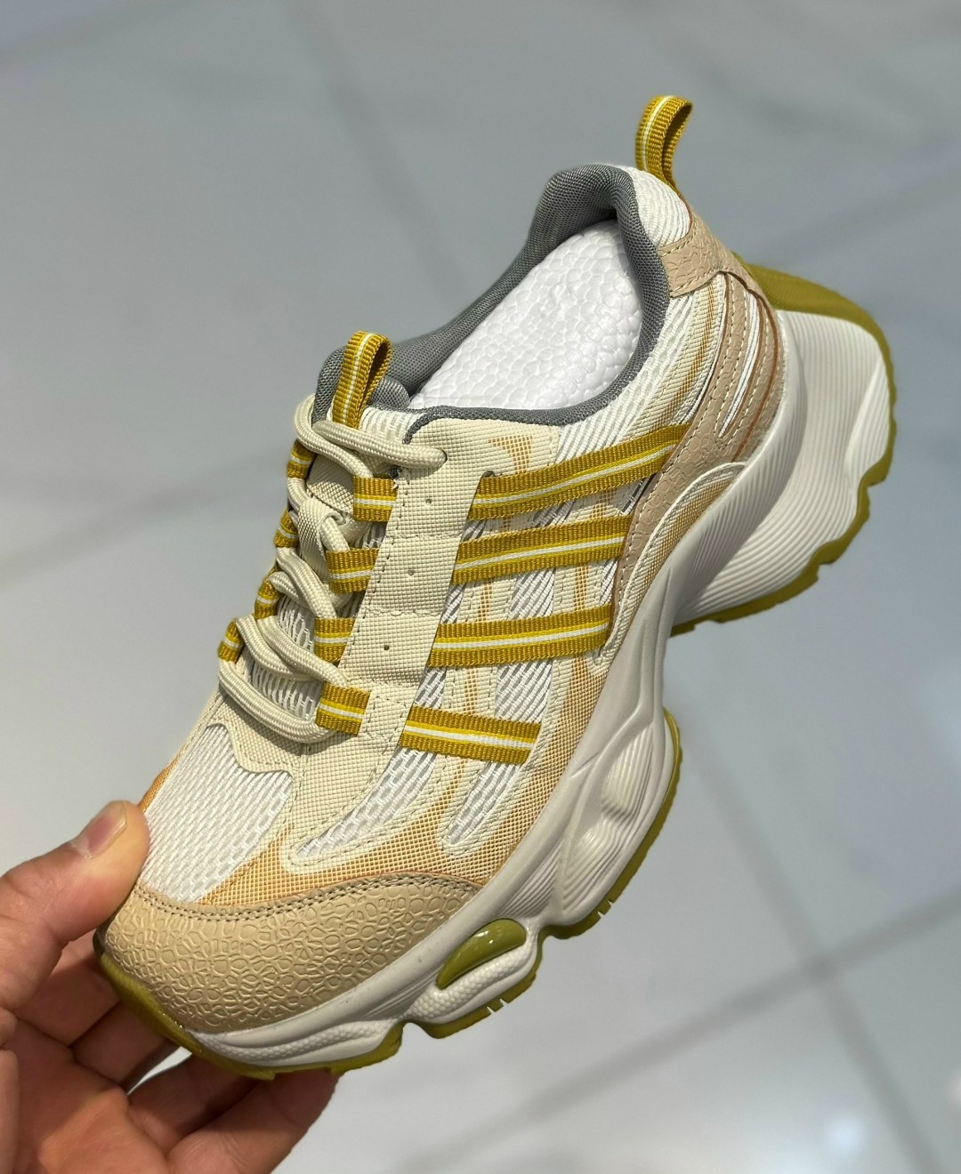 кроссовки,массивные кроссовки,детские кроссовки,кроссовки закрытые,кроссовки женскиe