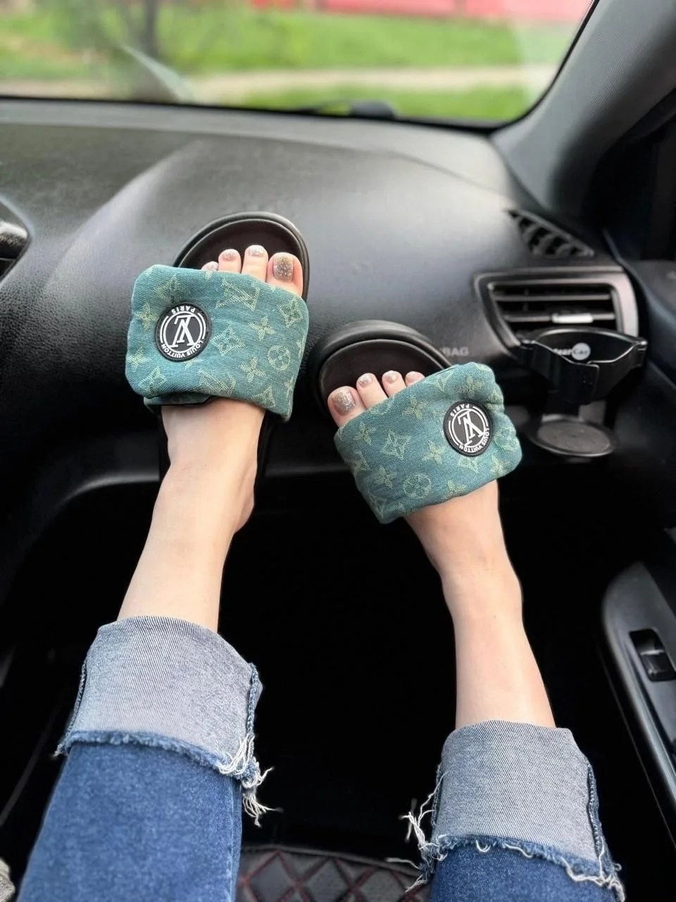 женские шлепанцы,шлепанцы луи виттон,луи витон новая коллекция шлепки,louis vuitton шлепанцы,шлепки женские