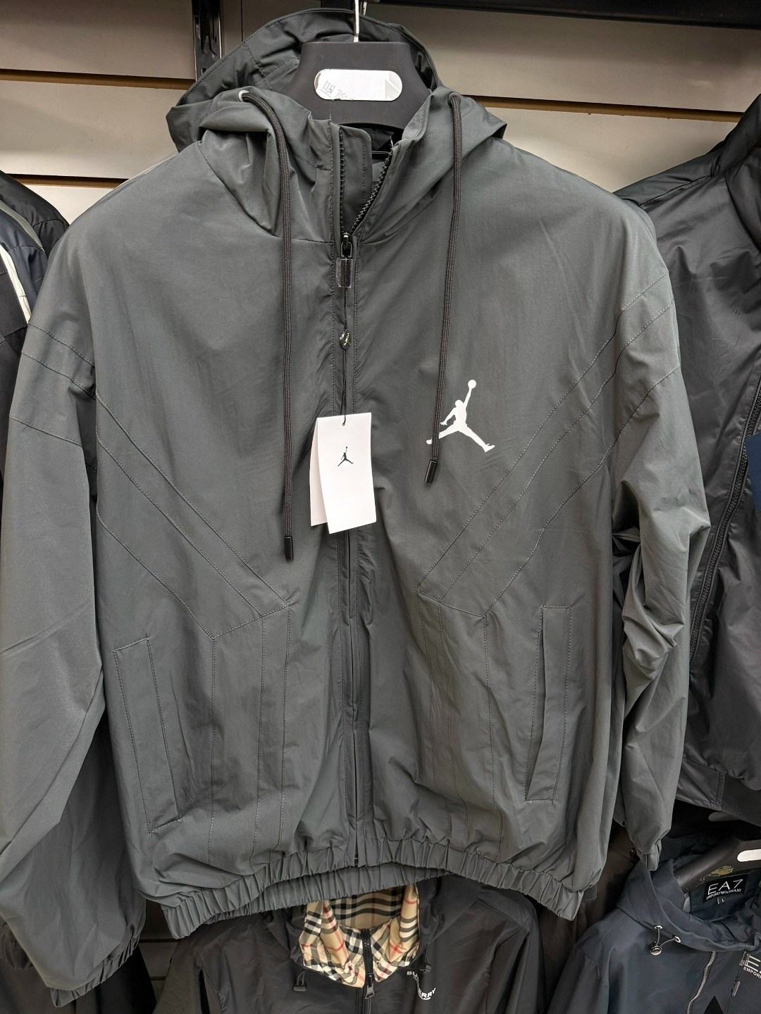 ветровка ea7 мужская,куртка ea7 emporio armani,легкая куртка,куртка