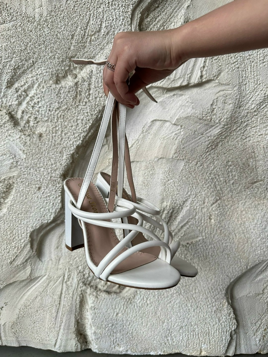 босоножки эконика белые,белые босоножки,босоножки на каблуках,босоножки современные,босоножки женские